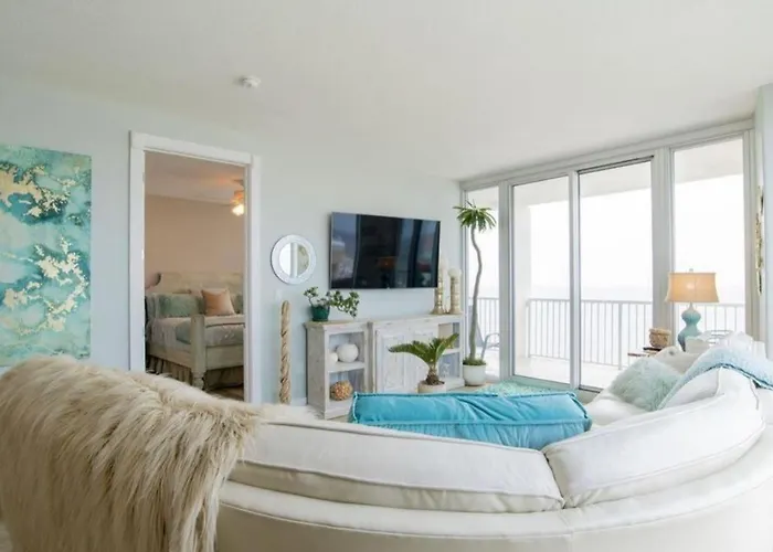 Island Tower Apartment *