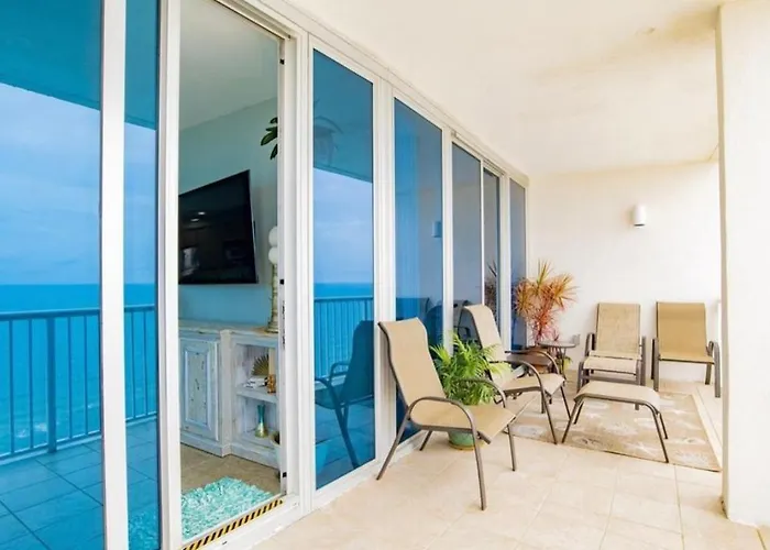 Island Tower Apartment *