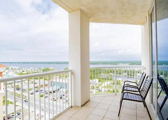 Island Tower Apartment *